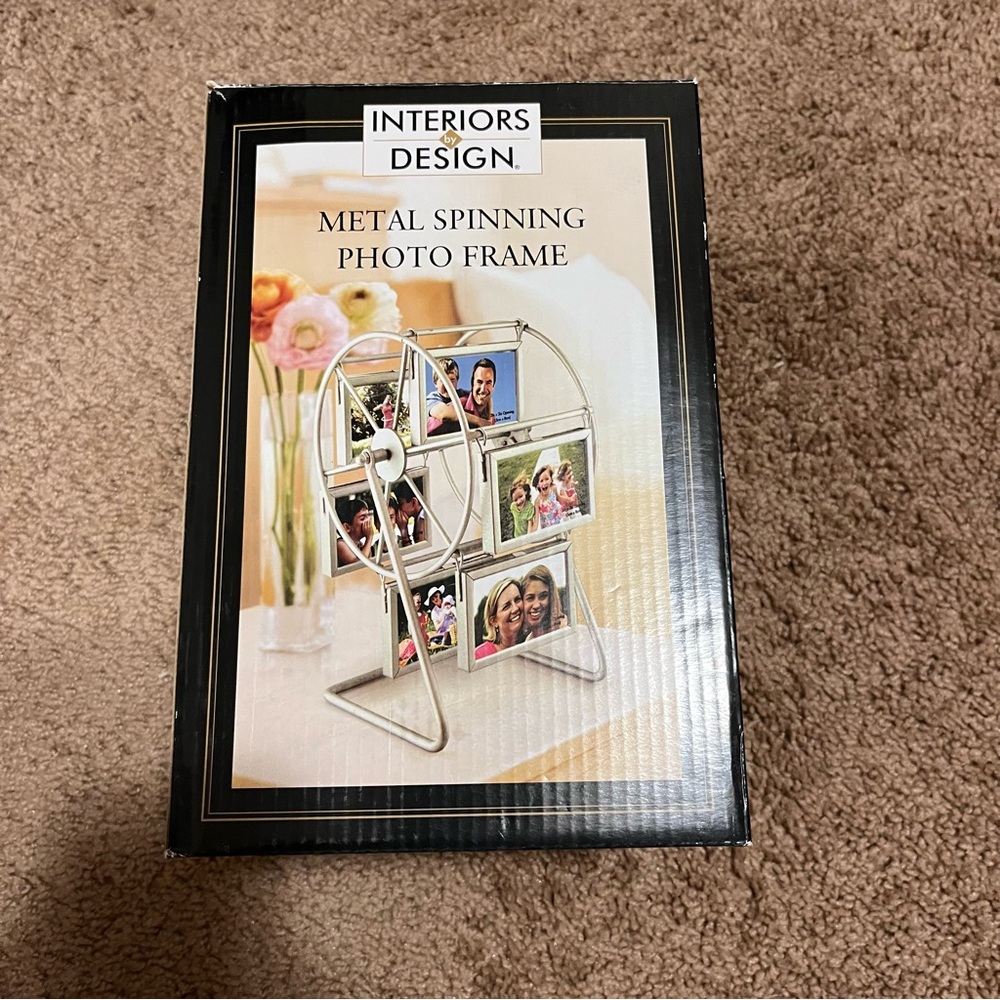 NWT Silver Interiors By Design Metal Spinning Photo Frame